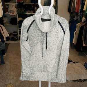 Cowl neck pieced stripe pattern top